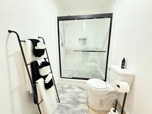 Dusche, Haartrockner, Seife