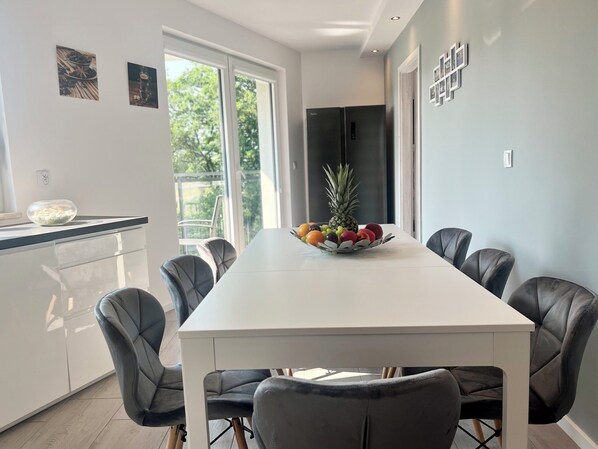 Comfort Apartment, Balcony | Dining