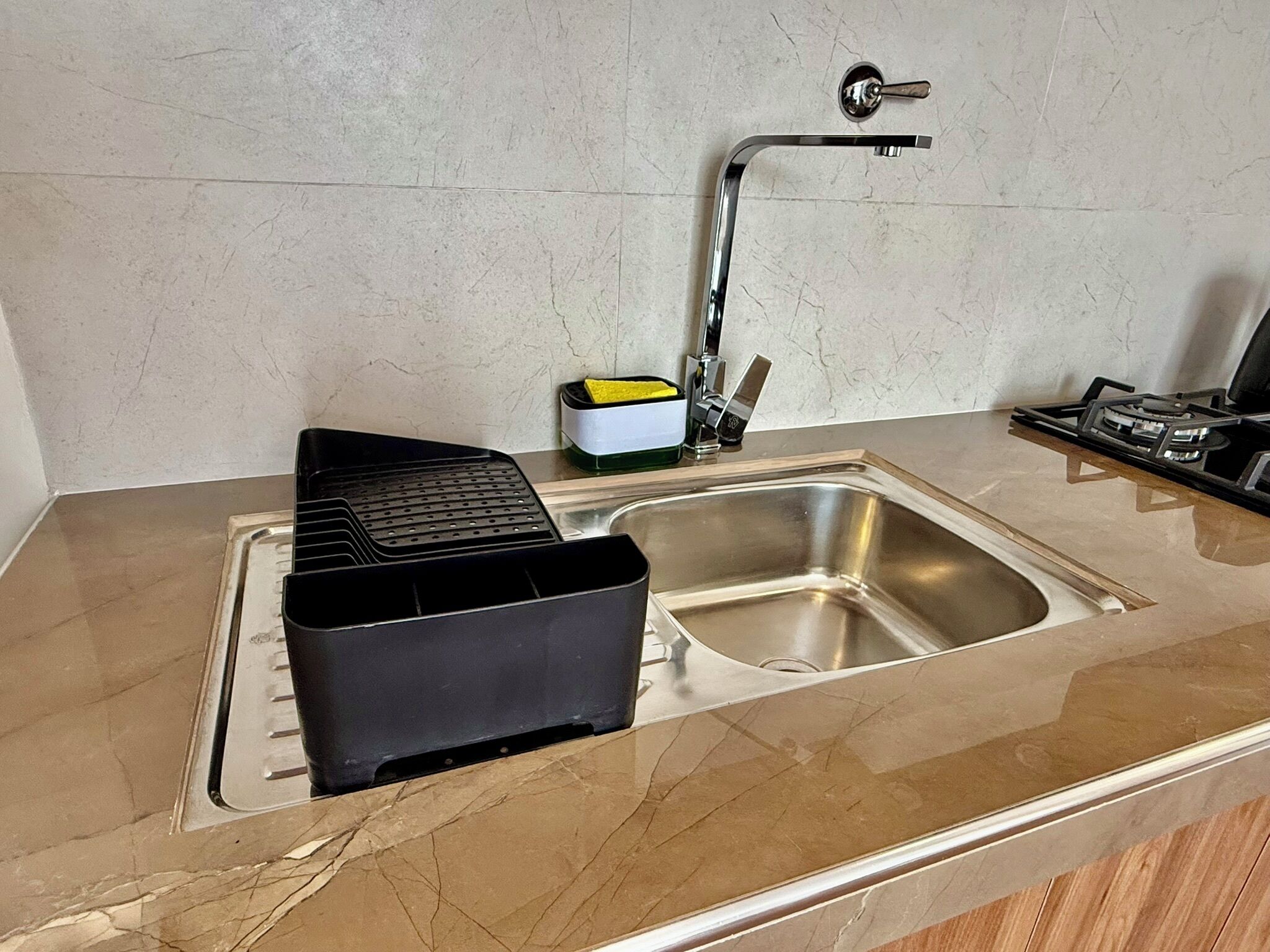 Microones, forn, placa de cuina i rentaplats 