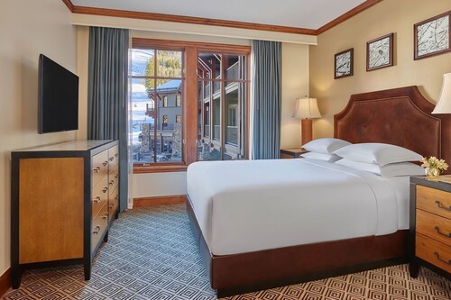 3-Bedroom Residence suites, Ritz Carlton Club of gorgeous Aspen