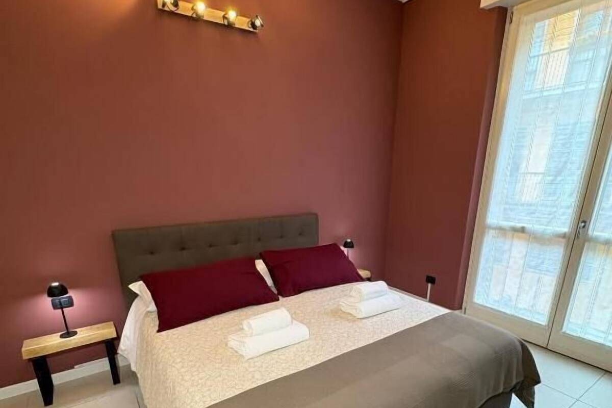 Classic Double Room | Blackout drapes, iron/ironing board, free WiFi