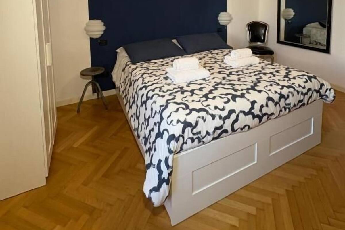 Double Room | Blackout drapes, iron/ironing board, free WiFi