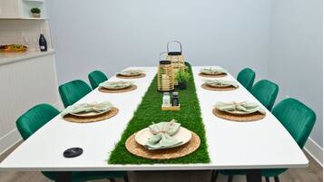 Townhome, Lake View | Dining