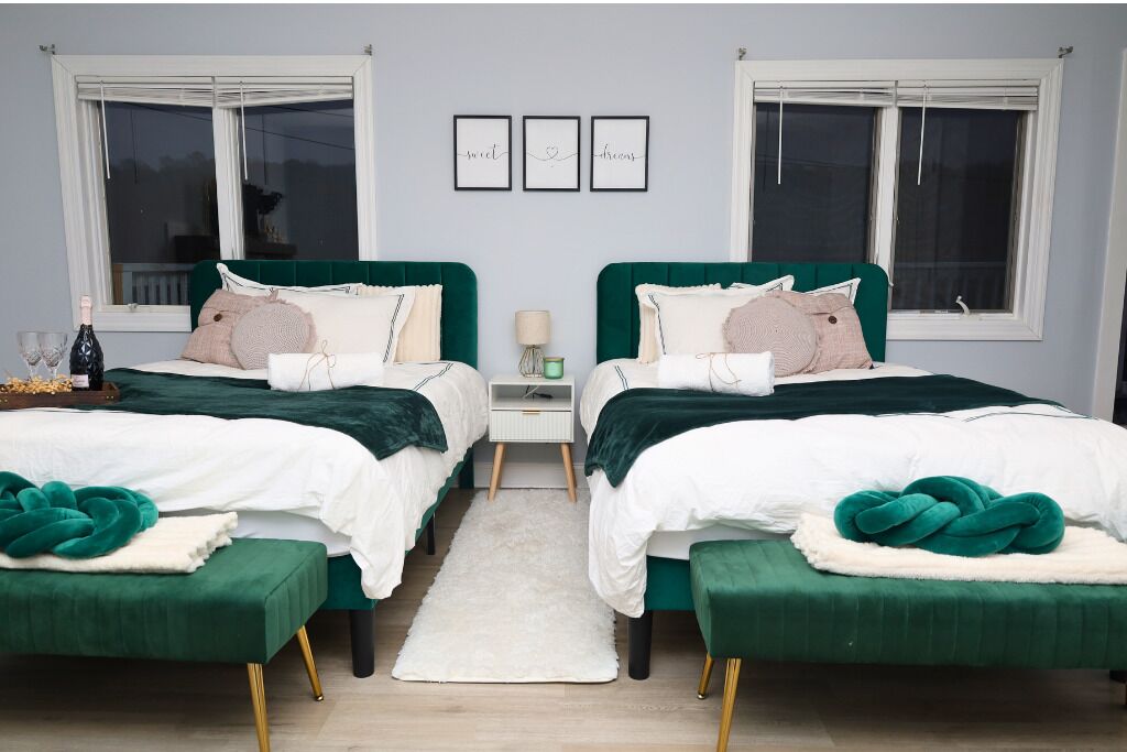 Nhà liên kế, quang cảnh hồ | Bàn ủi/dụng cụ ủi quần áo, truy cập Internet không dây miễn phí 