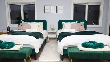 Townhome, Lake View | Seterika/papan seterika, Wi-fi percuma