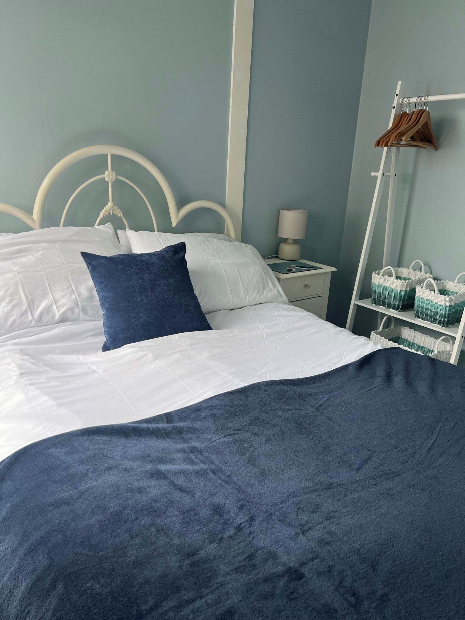 Internet, bed sheets