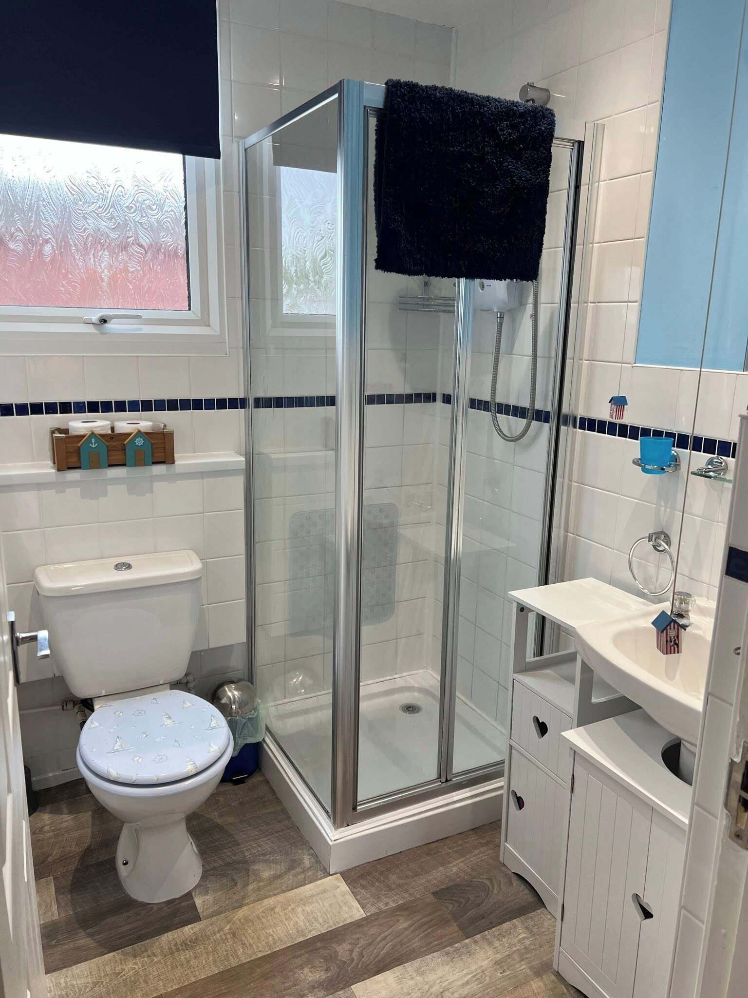 Bruser, håndklæder, Sæbe, Toiletpapir