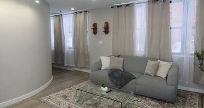 Chic 2BR Retreat in Albany. Cozy, Stylish & Central
