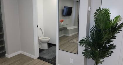 Chic 2BR Retreat in Albany. Cozy, Stylish & Central