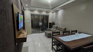 Interior - 3-Bedroom House with Garage and BBQ Area (Casimiro de Abreu)