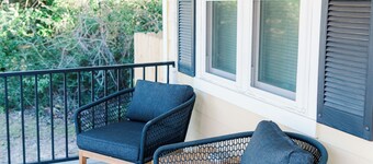 Cozy Pensacola Retreat "The Gwendolyn" - Minutes to Downtown & Beach