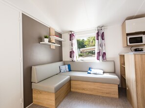 Televisión, mesa de ping pong