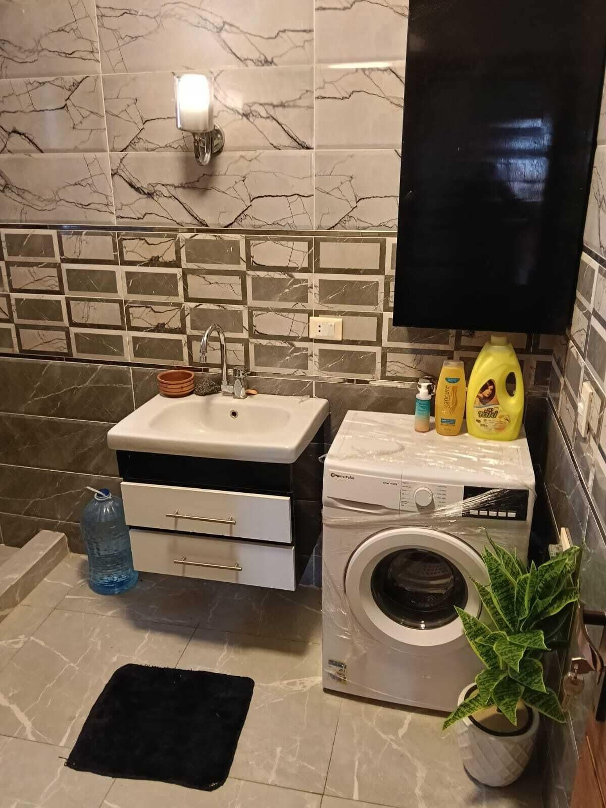 吹风机、毛巾、肥皂、卫生纸