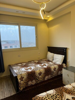 2 عدّة غرف نوم ومكواة/لوح كي وواي فاي مجانًا