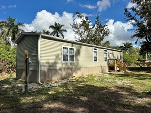 Exterior - If you prefer wildlife over nightlife this is the place for you, Fakahatchee! (Copeland)