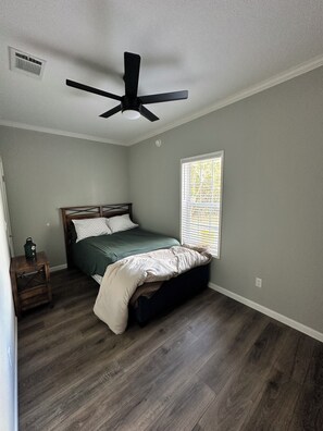 2 bedrooms, WiFi, bed sheets, wheelchair access