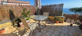 Italian-style sea-view cottage suspended between Sorrento and the Amalfi Coast