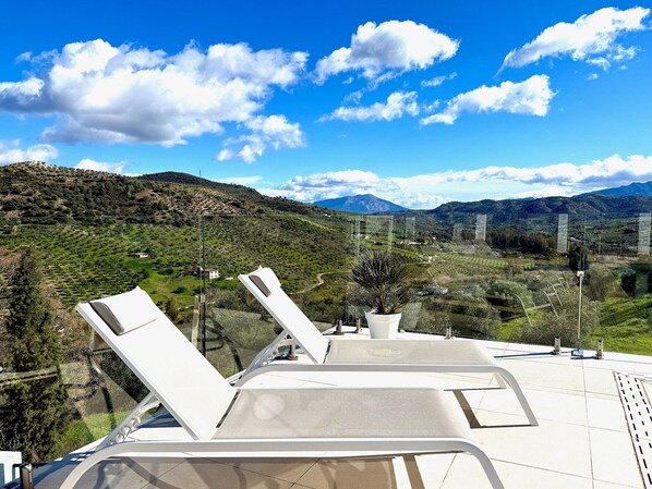 Terrace/patio - Finca Moderna w/Private Pool & Views/Tolox (Tolox)