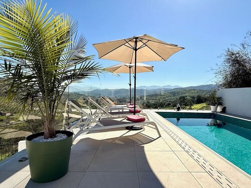 Finca Moderna w/Private Pool & Views/Tolox