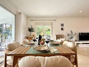 Dining - Finca Moderna w/Private Pool & Views/Tolox (Tolox)