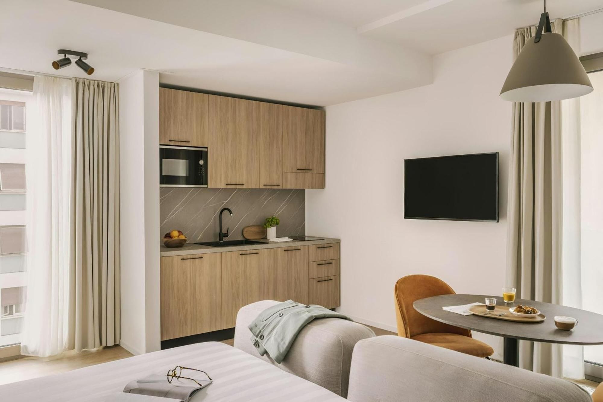 Monolocale Deluxe, cucina | Biancheria da letto di alta qualità, minibar, con stile personalizzato