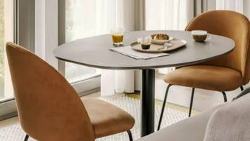 XL Studio, Kitchen | Premium bedding, minibar, individually decorated, individually furnished