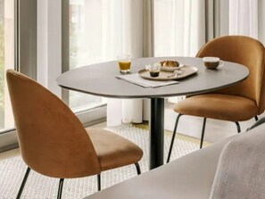 Deluxe-Studio, Küche | Hochwertige Bettwaren, Minibar, individuell dekoriert