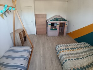 WiFi, bed sheets - Family home by the sea (Saint-Cyprien)
