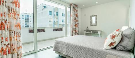 3 quartos, ferros/tábuas de passar roupa, Wi-Fi, roupa de cama