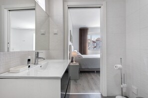 تجهيزات دش، مجففات شعر، مناشف