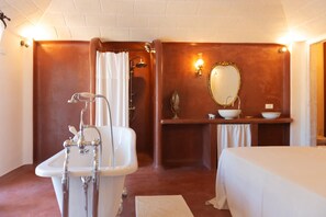 4 habitaciones, tabla de planchar con plancha y wifi gratis 