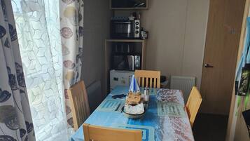 Cottage | Dining