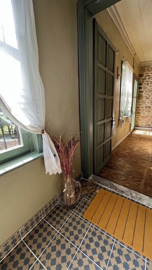 Interior - No4Pergamon (Bergama)