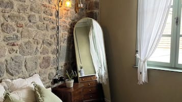 Kahden hengen huone, vuoristonäköala | Ylelliset vuodevaatteet, untuvapeitot, ilmainen Wi-Fi, vuodevaatteet