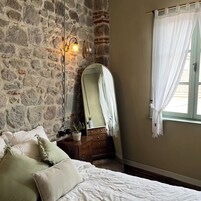 Habitación doble, vistas a la montaña | Ropa de cama de alta calidad, edredones de plumas, wifi gratis