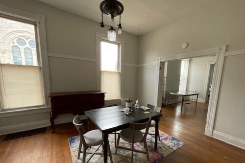 Fully Furnished Downtown Chillicothe Home 2BR, Parking, WiFi, Walk Everywhere