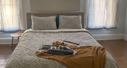 Fully Furnished Downtown Chillicothe Home 2BR, Parking, WiFi, Walk Everywhere