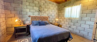 Wine Country Retreat: Sleeps 8-Beautiful 4BR Cabin with A/C  Valle de Guadalupe