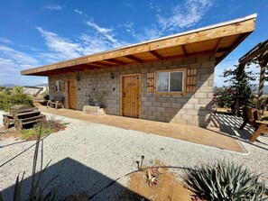 Exterior - Wine Country Retreat: Beautiful 4BR Cabin with A/C in Valle de Guadalupe (Ensenada)