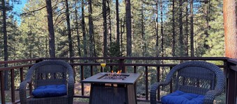 Cozy, peaceful mountain retreat in Lake Davis, Portola. Outdoor lover getaway!