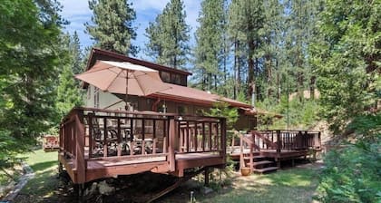 Cozy, peaceful mountain retreat in Lake Davis, Portola. Outdoor lover getaway!