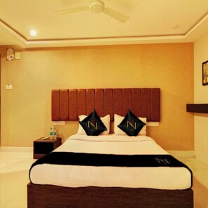 Deluxe Room | Desk, laptop workspace, free WiFi - 7th Heaven Hotel Apartments (Manipal)