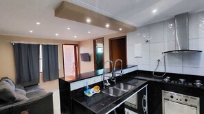 Private kitchen - 2-Bedroom Penthouse with BBQ (Rio das Ostras)