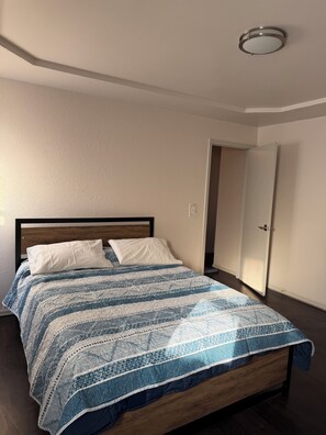 3 bedrooms, WiFi, bed sheets