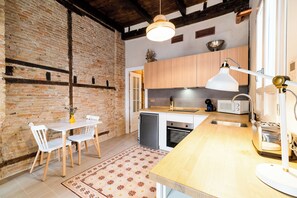 Private kitchen - Intimate and cozy apartment in the center of town (Granada)