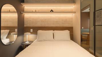 Estúdio superior, vista para a cidade | Cortinas blackout, ferros/tábuas de passar roupa, Wi-Fi de cortesia