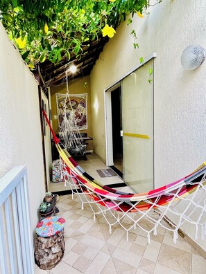 Terrace/patio - Spacious house in Cabo Frio, ideal for families and groups. (Cabo Frio)