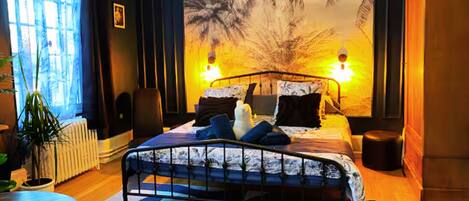 1 bedroom, iron/ironing board, Internet, bed sheets