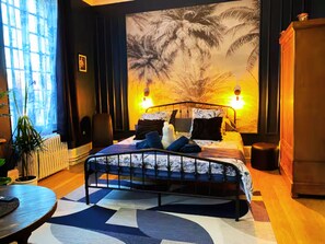 1 bedroom, iron/ironing board, internet, bed sheets
