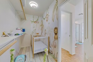 Children’s area - Golf, Lake & Indio Mountain Views, Pool, Spa, BBQ, Games (Indio)